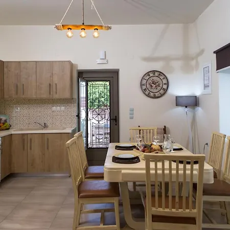 M & E Sea View House *